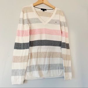 Tommy Hilfiger lightweight v neck sweater. Size S